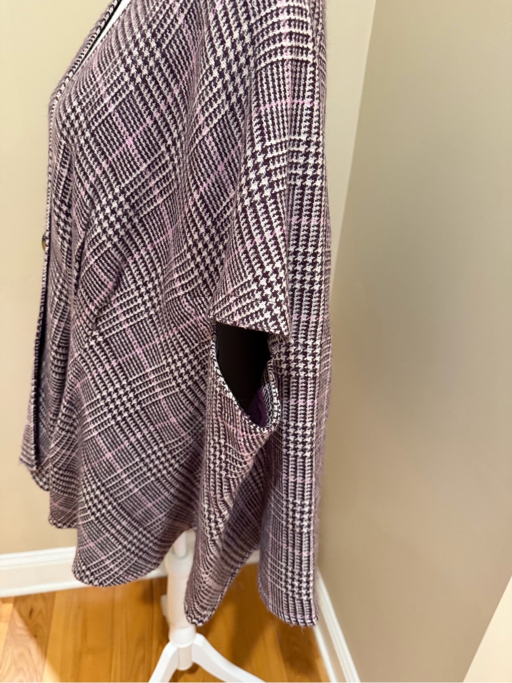 Cape Jacket - Picture 4 of 6